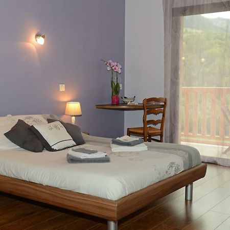 Lauz'Oustal Bed and Breakfast Montrodat Exteriör bild
