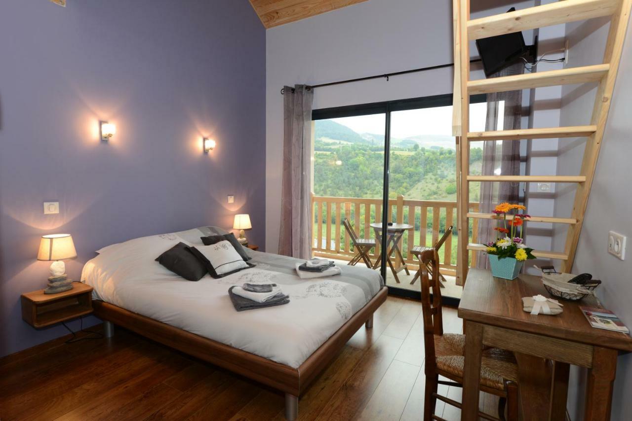 Lauz'Oustal Bed and Breakfast Montrodat Exteriör bild